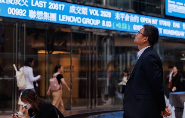 Hong Kong stocks outperform mainland China by most since 2008