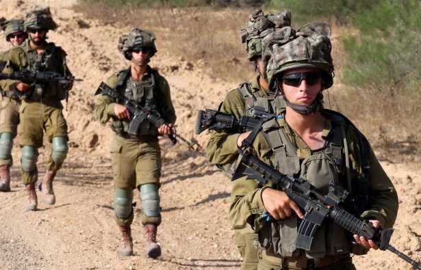 Israel calls up reservists for wider Gaza offensive