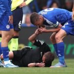 Jamie Vardy takes injured referee’s whistle, blows it to stop Premier League game so official could get help