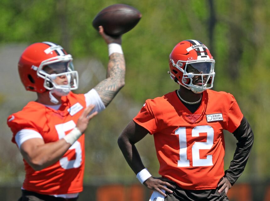 Kevin Stefanski downplays Dillon Gabriel taking first snap over Shedeur Sanders