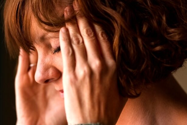 Menopause Symptoms May Be Early Warning Sign of Dementia, Study Shows : ScienceAlert