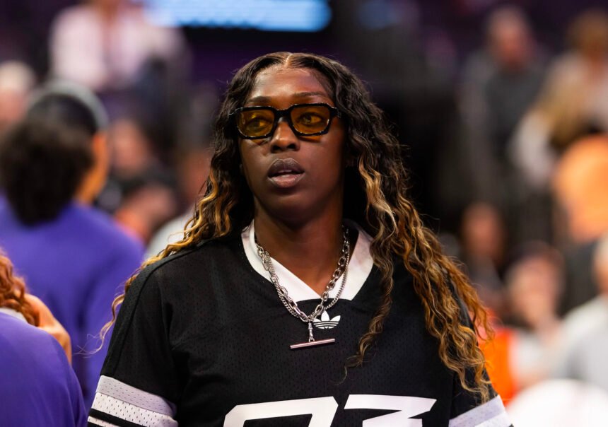 Mercury star undergoes knee surgery before season opener
