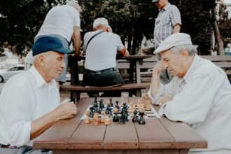 Older adults with active social circles report better health, study finds