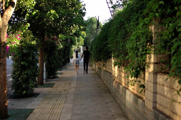 People with more nature in their neighborhoods smoke and drink less, study finds