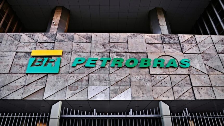 Petrobras reports 48.6% profit increase and declares .1bn in dividends