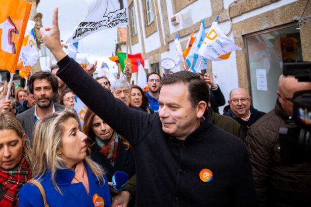 Portugal turns to the right: Montenegro wins, Chega becomes the third strongest party, and socialism sinks to its worst result in nearly 40 years.