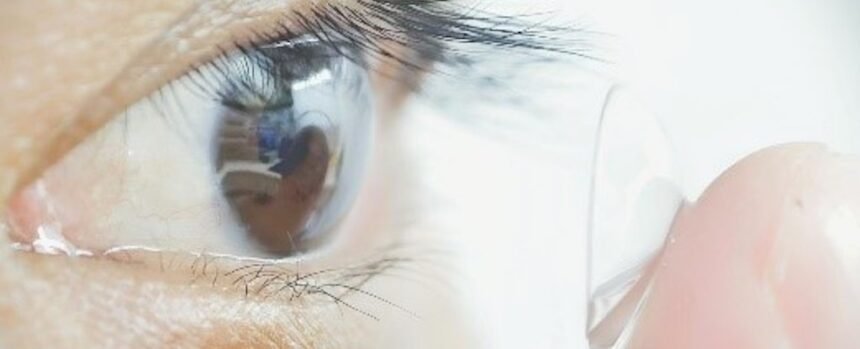 Revolutionary Contact Lenses Let Human Eyes See Invisible Light : ScienceAlert