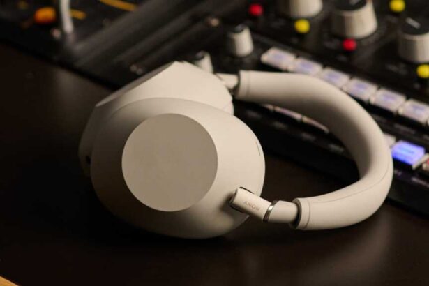 Sony WH-1000XM6 Headphones Confirmed with New Price, Design & Features