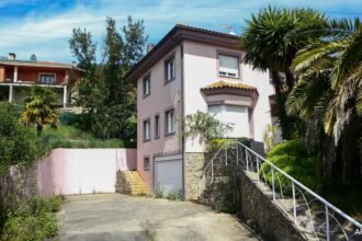 Spanish Couple Confines Their Children To Home For 3 Years, Arrested