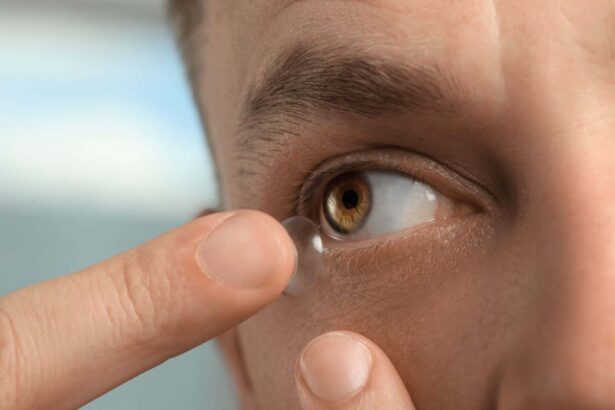 Special contact lenses let you see infrared light – even in the dark