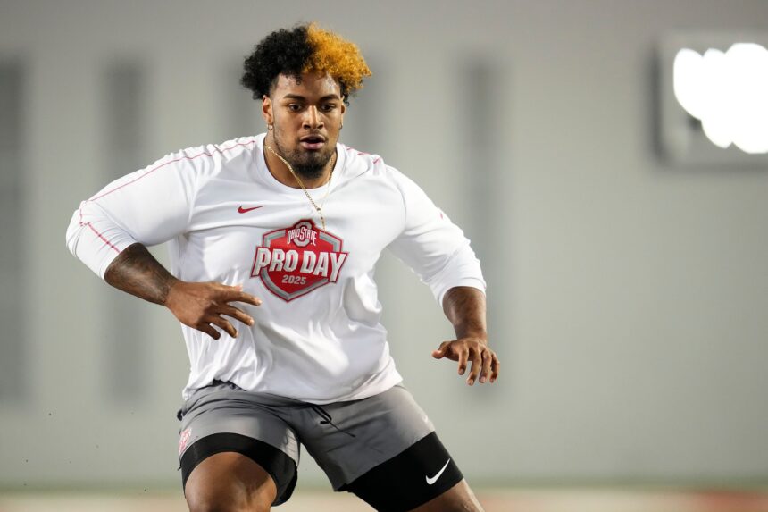 “Steal of the draft” – NFL fans react to Josh Simmons signing ,675,353 rookie contract with Chiefs