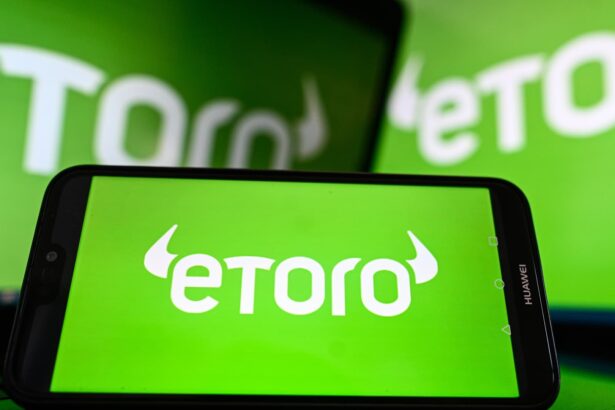Stock and crypto trading site eToro prices IPO at  per share