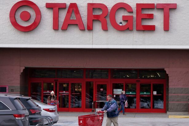 Target Sales Tumble As Retail Giant Warns Of More Trouble Ahead