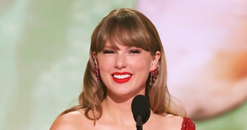Taylor Swift Walks Past NYC Fan: See Their Reaction