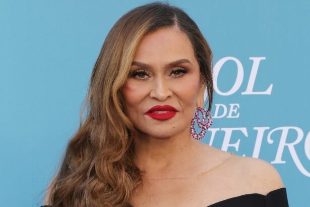 Tina Knowles’ Memoir Event Interrupted by Wardrobe Malfunction