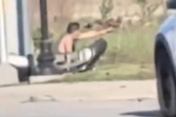 Video shows man shooting at Chicago cops before being killed by their return fire
