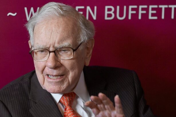Warren Buffett Announces He’ll Retire From Berkshire Hathaway, Shocks Shareholders