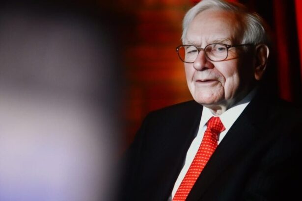 Warren Buffett’s Favorite ‘Single Best Measure’ For Equities Flashes Buying Signal As US Stocks Rebound