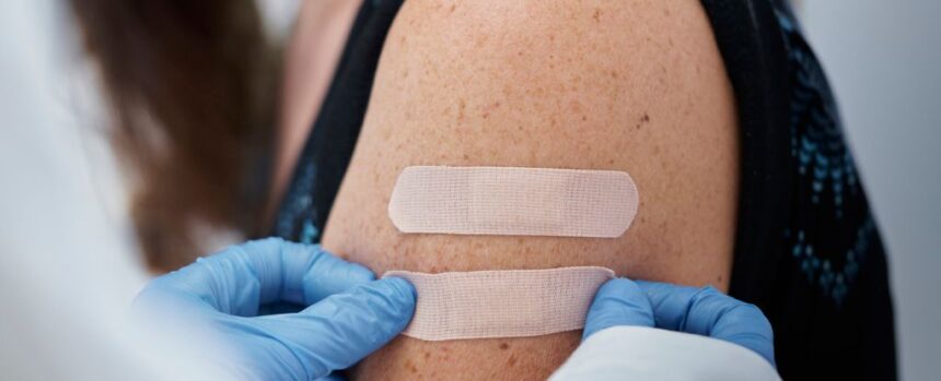 Which Arm Gets Vaccinated Could Play a Role in Your Immune Response : ScienceAlert
