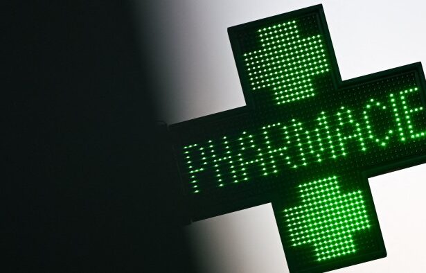 White House pushes lower US drugs prices with tariff threat to Europe