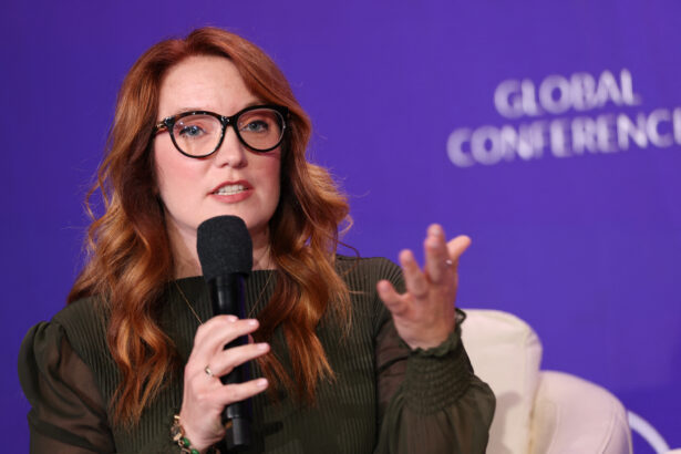 'That person will absolutely become the most powerful person': LA looks for a new king