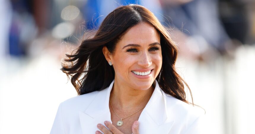 13 Breezy Button-Downs to Channel Meghan Markle’s Aesthetic