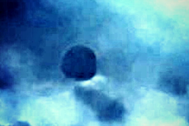 Alleged Declassified Air Force Footage Shows Disc-Shaped UFO Navigating the Clouds (VIDEOS) |