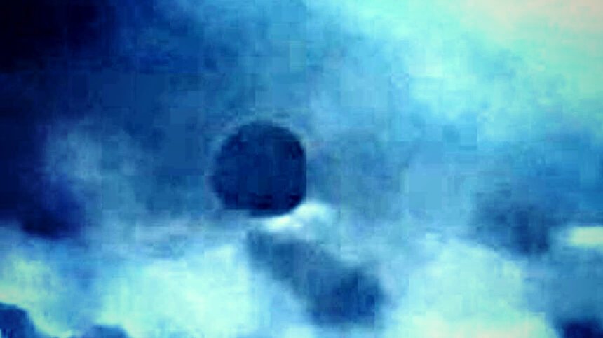 Alleged Declassified Air Force Footage Shows Disc-Shaped UFO Navigating the Clouds (VIDEOS) |