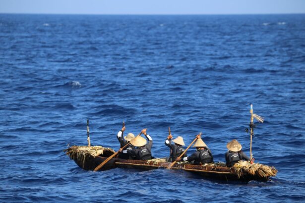 Archaeologists Recreate Prehistoric Tools to Build a Canoe for 140-Mile Ocean Voyage