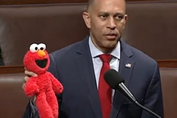 BEYOND PARODY: Hakeem Jeffries Holds Up Elmo Doll on House Floor to Protest Cuts to PBS (VIDEO) |