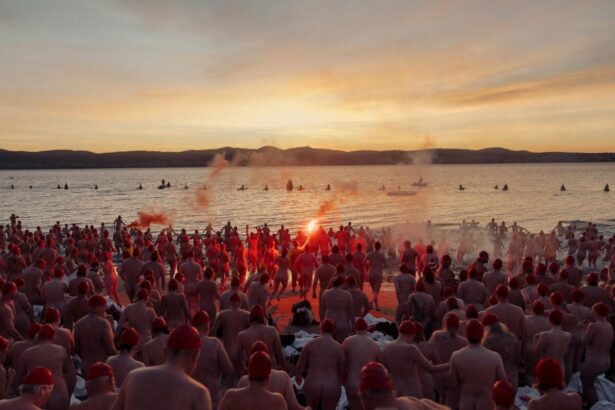 Bare-arsed Aussies brave icy waters for solstice swim