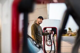 Better EV Stock: Ford vs. Tesla