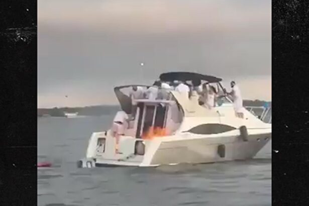 Boat Explodes into Flames in NYC, Sends 22 Overboard