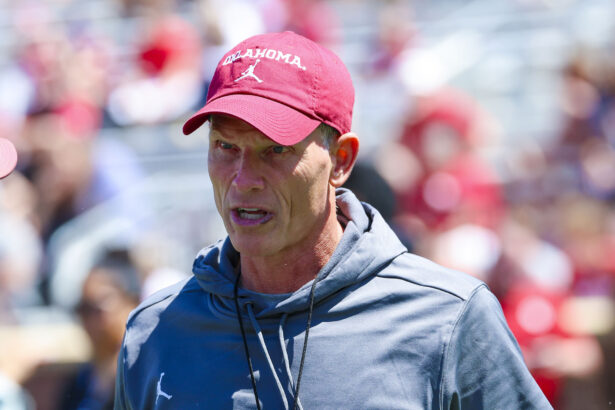 CFB fans baffled by elite four-star WR’s decision to ditch Brent Venables’ program