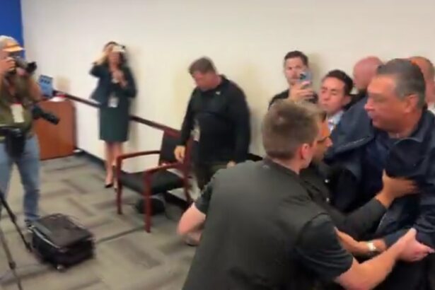 CNN Security Analyst Defends Agents Who Removed Senator Padilla From Kristi Noem Presser (VIDEO) |