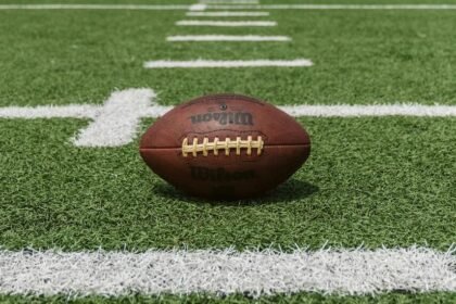 Can Aaron Rodgers Overcome His Reputation and Lead the Steelers to the Playoffs?