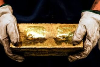 Central banks plan to boost gold reserves and trim dollar holdings