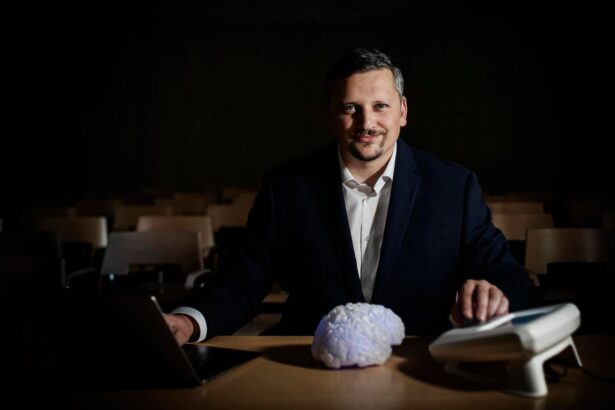 Czech Neurotech Startup Stimvia Brings AI To Non-Invasive BCI
