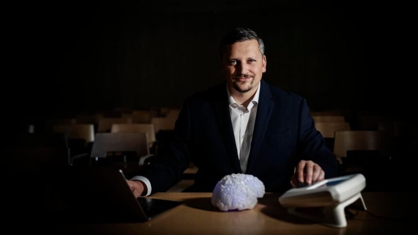 Czech Neurotech Startup Stimvia Brings AI To Non-Invasive BCI