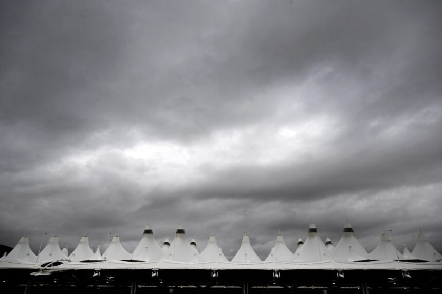 DIA flights on ground stop for high winds, hundreds delayed