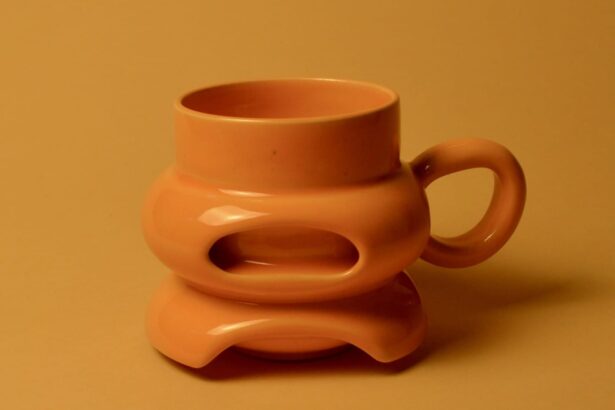 Dara Schuman’s Rhythmic Tiered Vessels Embrace Intuition — Colossal