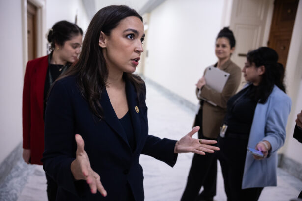 Dems struggle to respond as Trump’s Iran strikes sow chaos