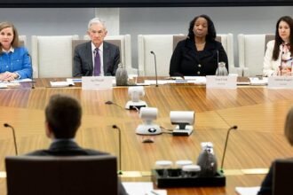 Divided Fed proposes rule to ease capital requirements for big Wall Street banks