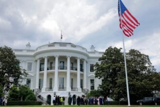 Donald Trump mounts lobbying effort to pass US spending bill