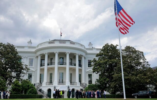 Donald Trump mounts lobbying effort to pass US spending bill