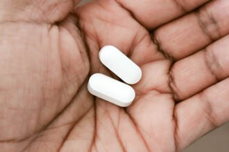 Engineered E. Coli Transforms Waste Plastic Into Common Painkiller : ScienceAlert