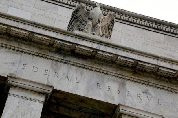 Fed kicks off effort to ease bank leverage rules