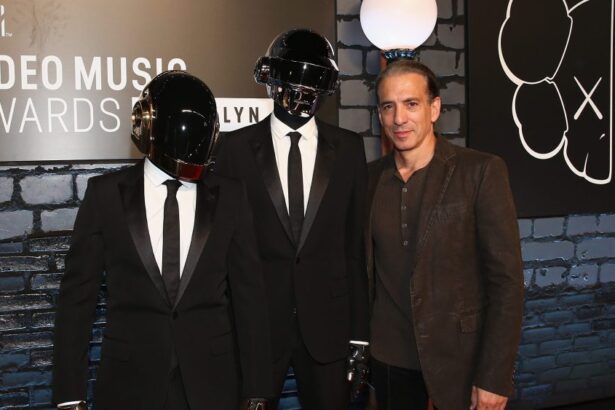 Former MTV Boss Van Toffler to Produce a Week of VMAs Programming