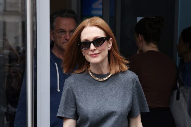 7 Chic Summer Looks Inspired by Julianne Moore