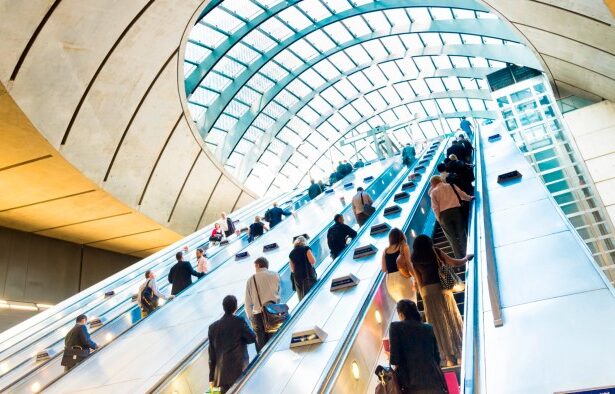 HSBC considers ordering all staff back to office 3 days a week